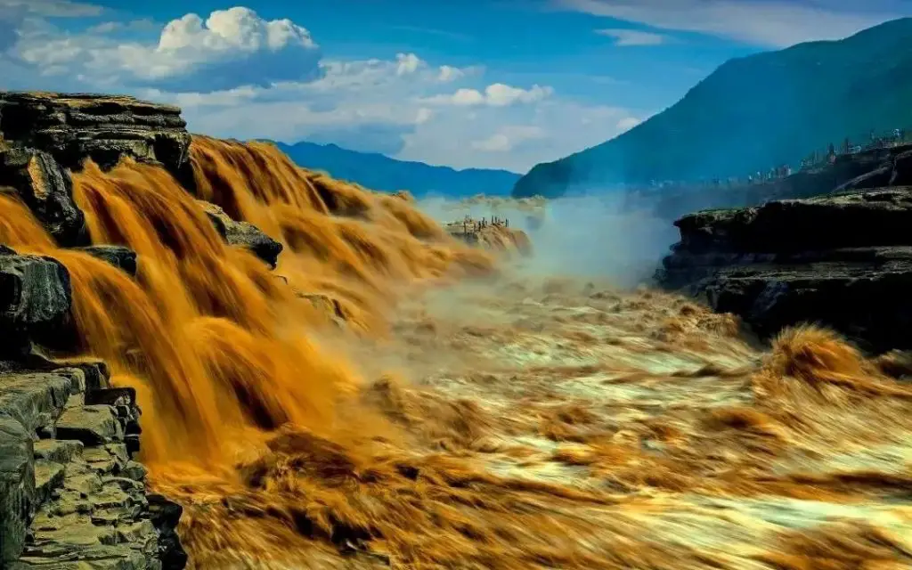Hukou Waterfall, the largest yellow waterfall